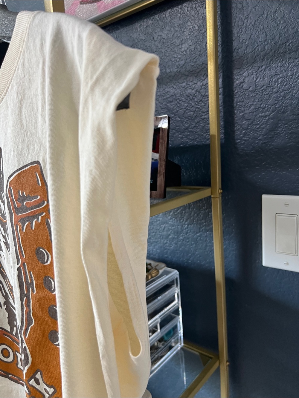 Muscle Tee - Picture 2 of 4